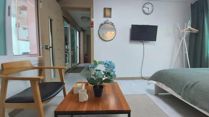 Party House Hongdae Villa Seoul Semesterbostad